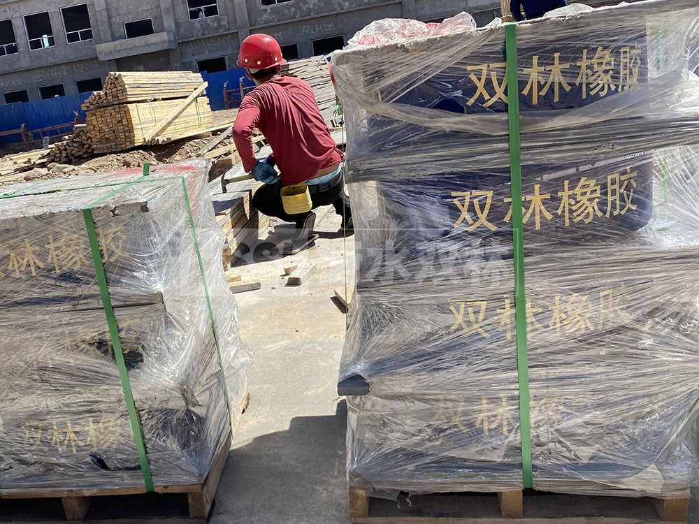 铅芯隔振支座